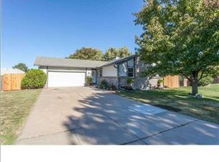 8928 E Dos Rios St, Wichita, KS 67207