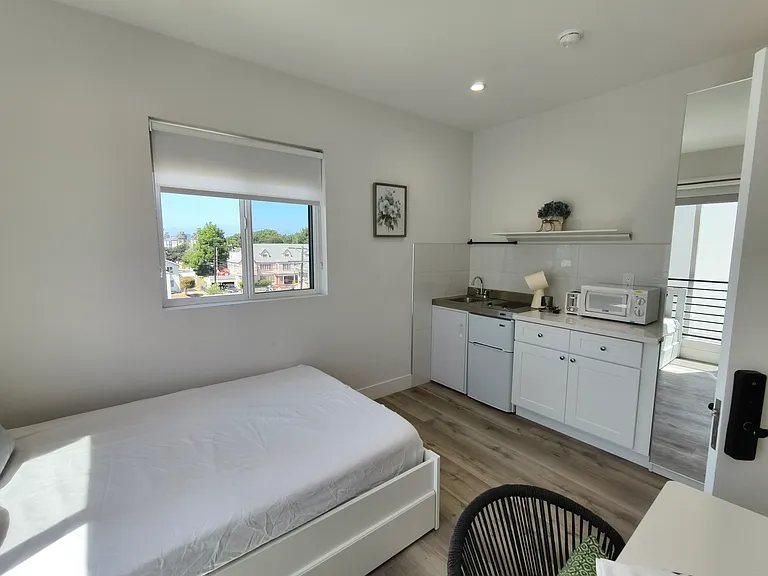 3020 S Normandie Ave #E4-3 — Photo 7