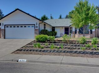 434 James Cir, Talent, OR 97540