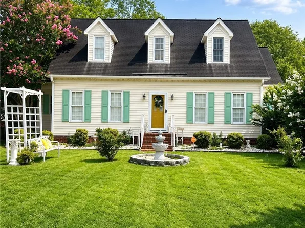 204 Oak Branches Close, Winterville, NC 28590