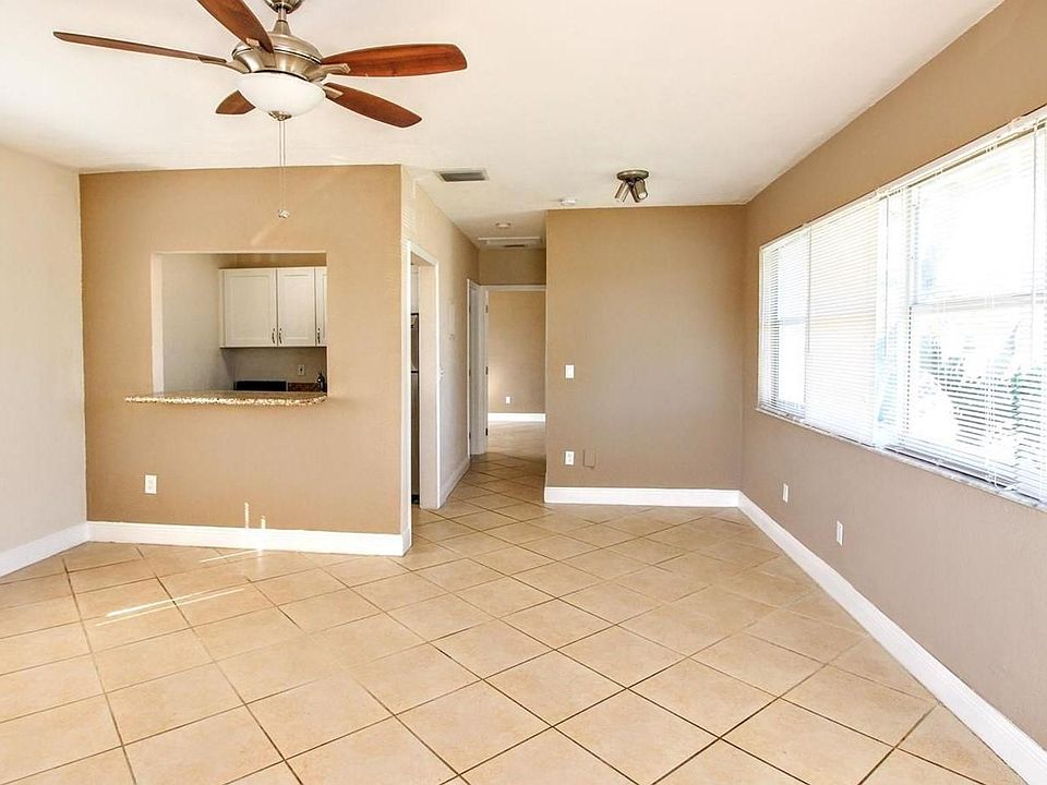 1st image of 1605 N Treasure Dr