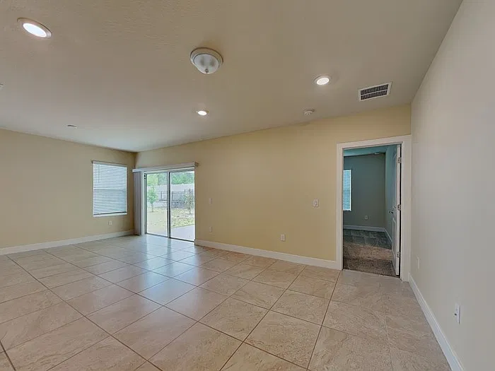 833 Rivers Crossing St — Photo 4