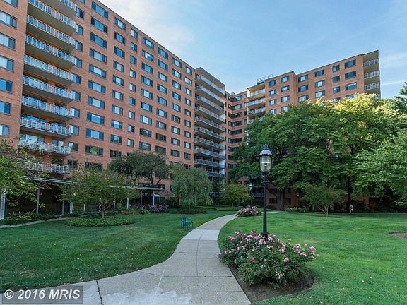 4th image of 4201 Cathedral Ave NW APT 412E