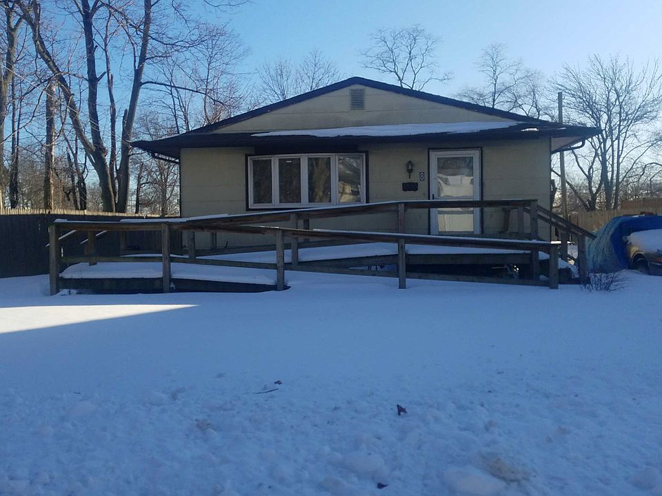 1st image of 8 Edmunds Pl