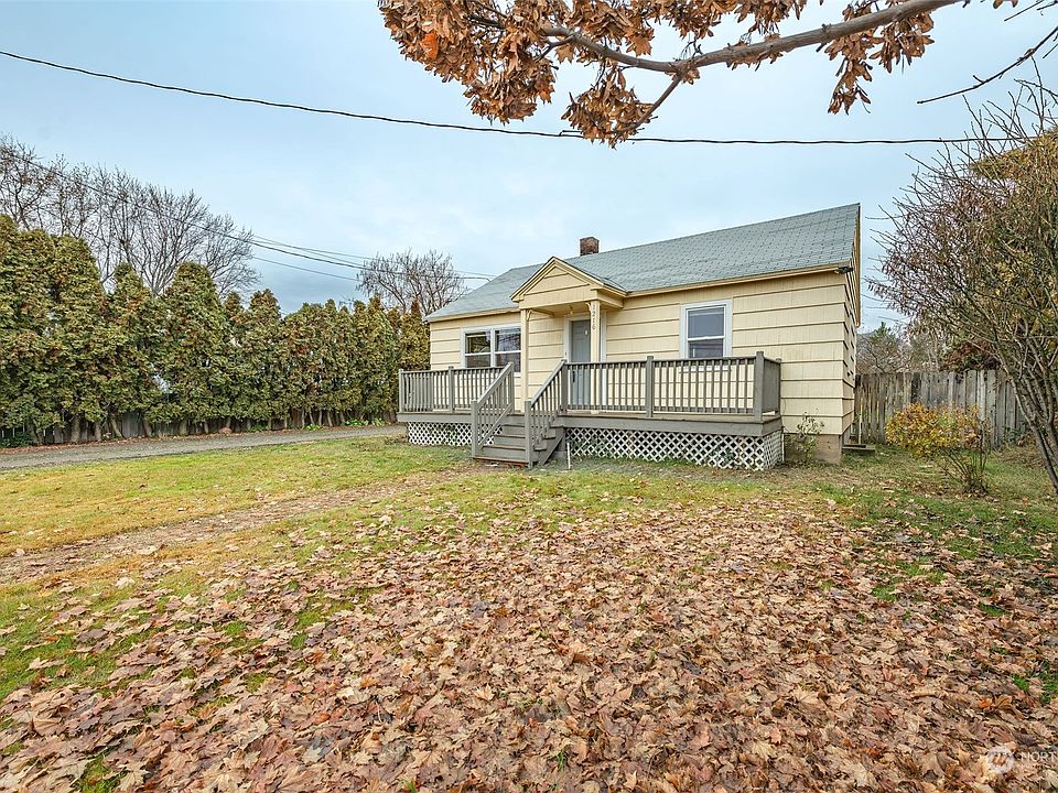 1st image of 1216 Okanogan Ave