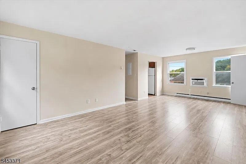 1 bed, 1.0 bath, $1,525 — Photo 3