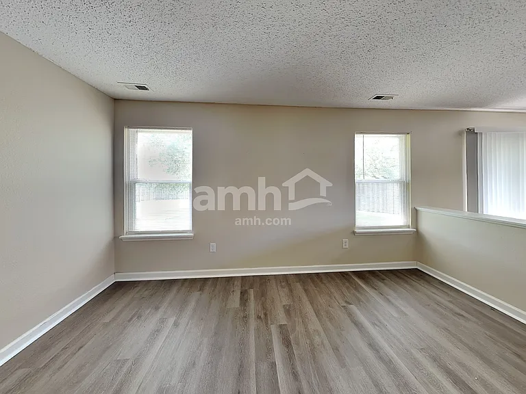 8039 Red Barn Ct — Photo 6