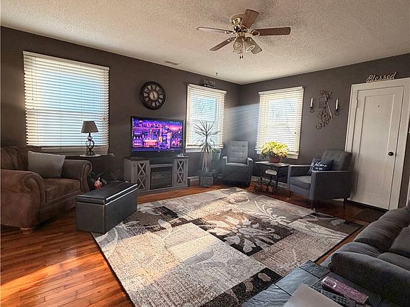 4th image of 464 N 33rd St