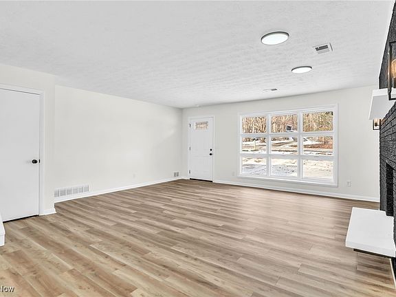 3rd image of 2928 Pressler Rd