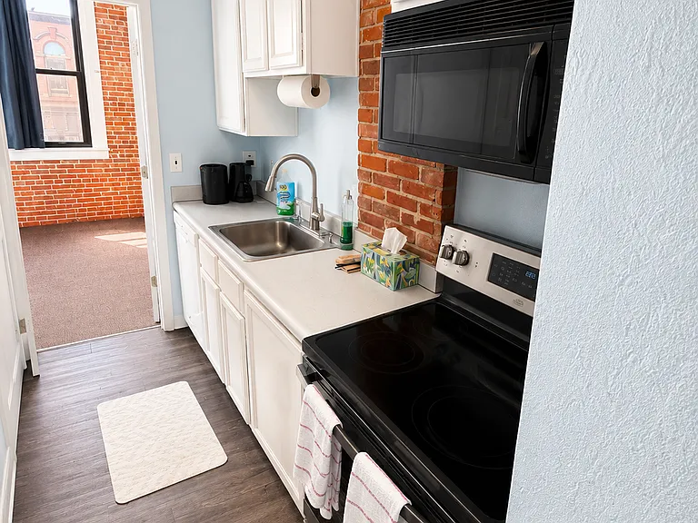 14 S Dubuque St #6 — Photo 4