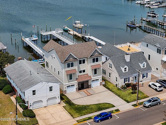 2nd image of 23 Niblick St