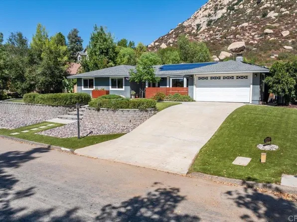 25050 Poderio Dr, Ramona, CA 92065