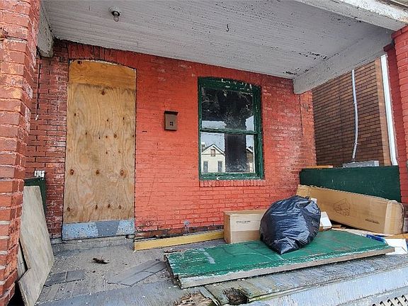 3rd image of 322 W 14th Ave