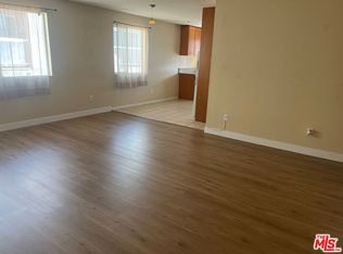 6640 Irvine Ave APT 4, North Hollywood, CA 91606