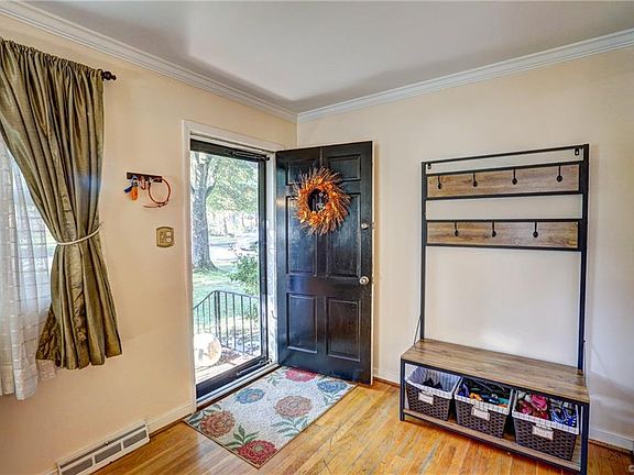 4th image of 9304 Minna Dr