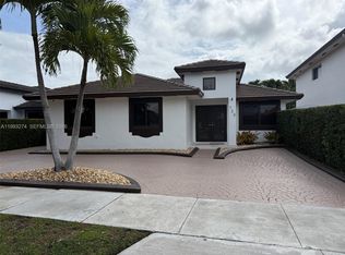 725 NW 135th Ct, Miami, FL 33182