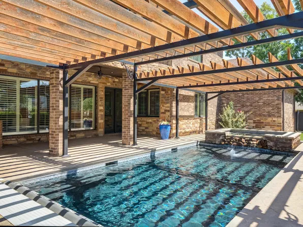 15 Whisperwood Cir, Lubbock, TX 79416