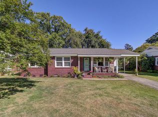 1223 Fort Dr, Hanahan, SC 29410