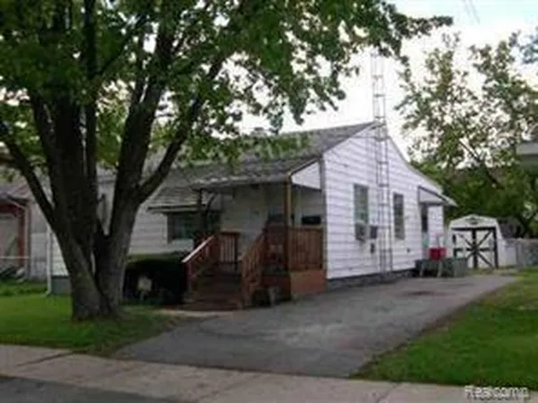1404 Webber Ave, Burton, MI 48529
