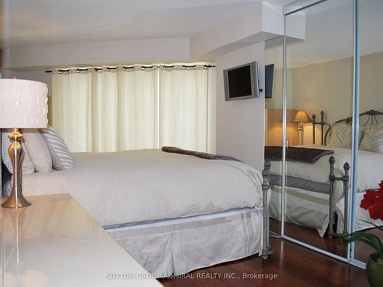 33 University Ave #904 — Photo 14