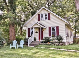 89 Hillcrest Rd, Latham, NY 12110