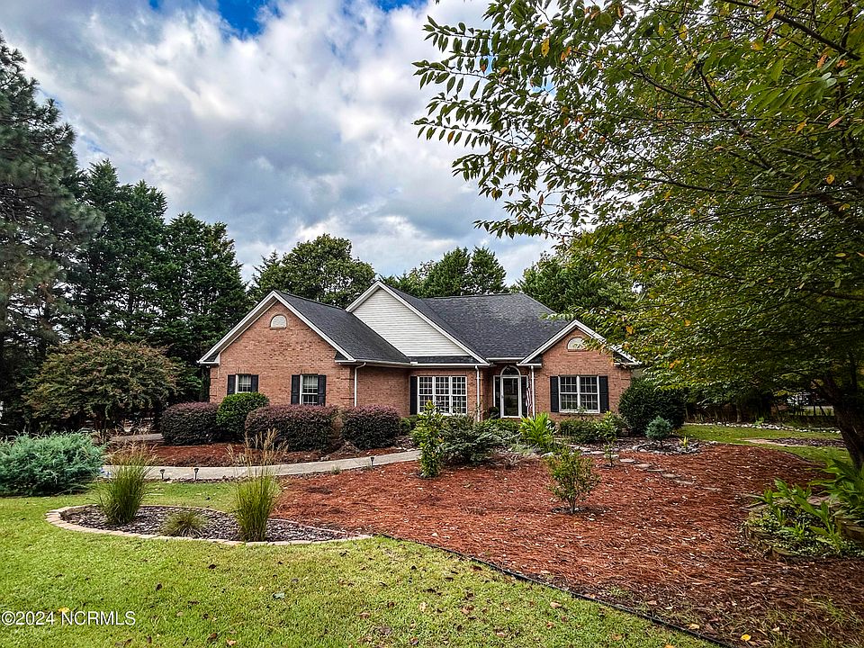 1st image of 65 Pitch Pine Ln