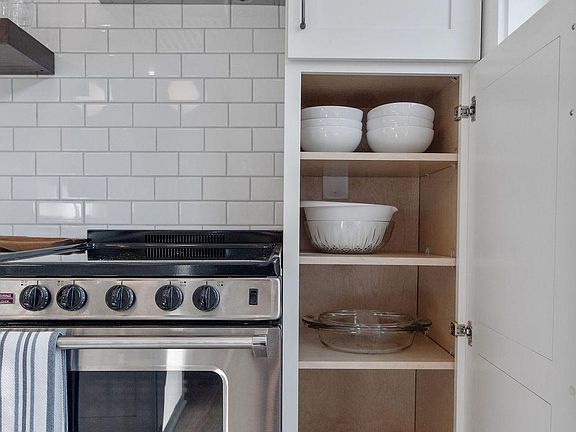 Fully stocked kitchen. Including microwave, toaster, blender and more.