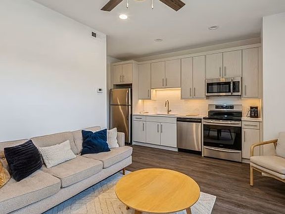 5th image of 4457 S Calumet Ave #G