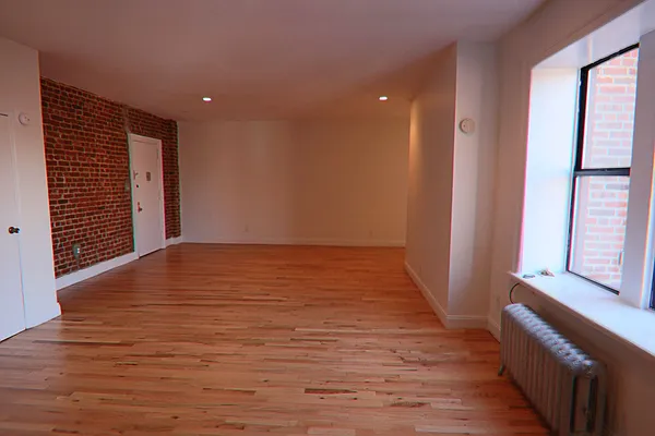 Rented by PMG Real Estate  | media 10