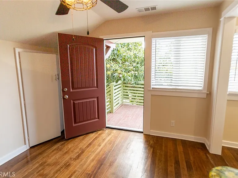 394 S Shaffer St — Photo 35