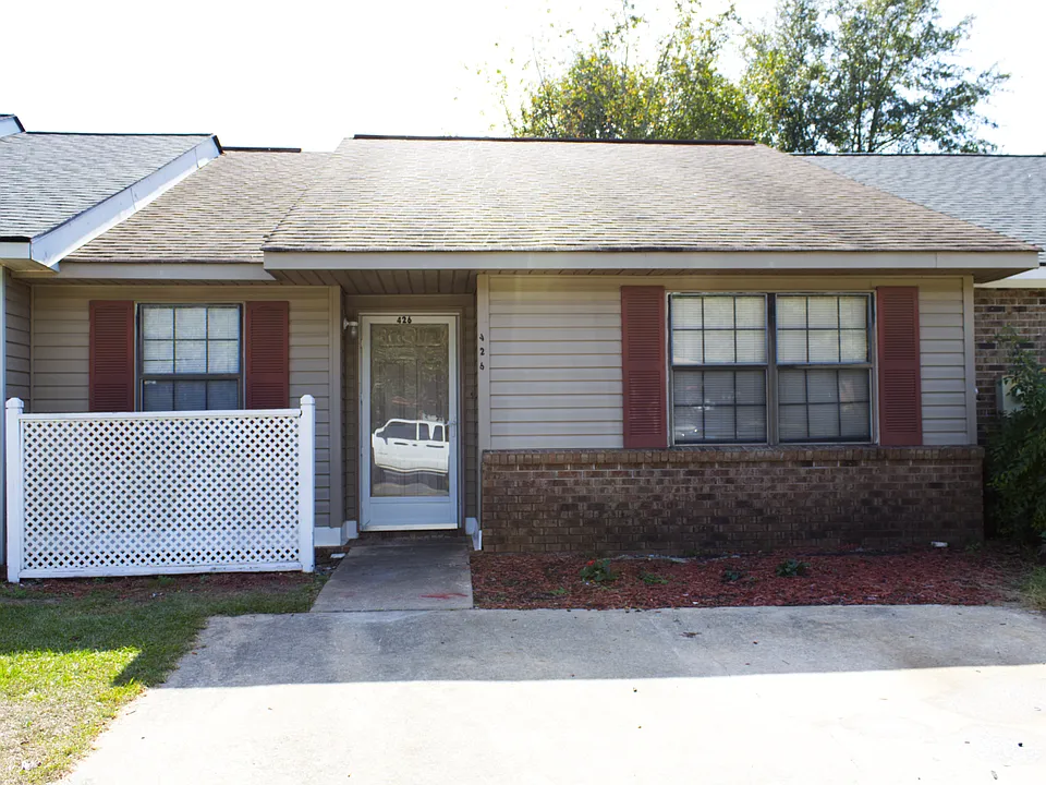 426 Westcliff Cir