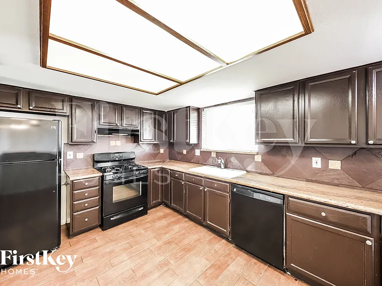 3636 W Beryl Ave — Photo 7