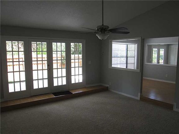 4th image of 4660 1st St