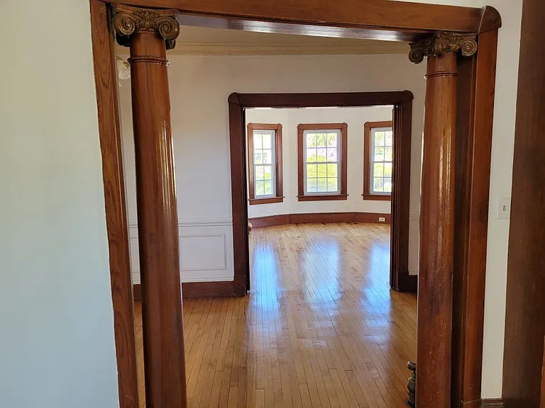2060 Elm St — Photo 9