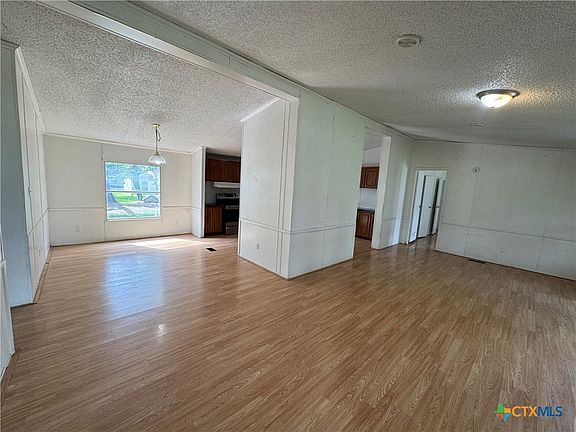 5th image of 612 W Newman St