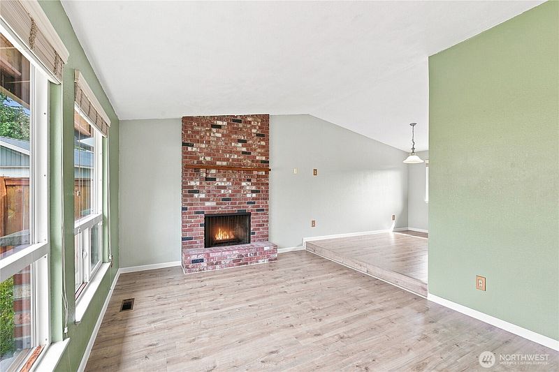 5th image of 7729 192nd Street E