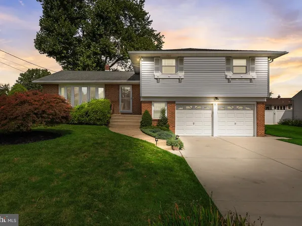 16 Eddy Ln, Cherry Hill, NJ 08002