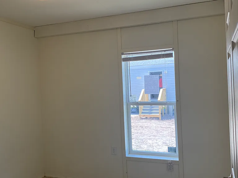 17020 Meridian Blvd — Photo 24