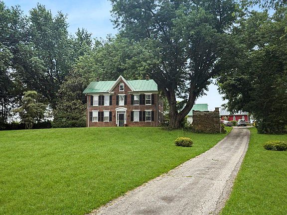 3rd image of 15520 Hanover Pike
