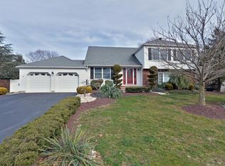 5 Damascus Dr, Marlboro, NJ 07746