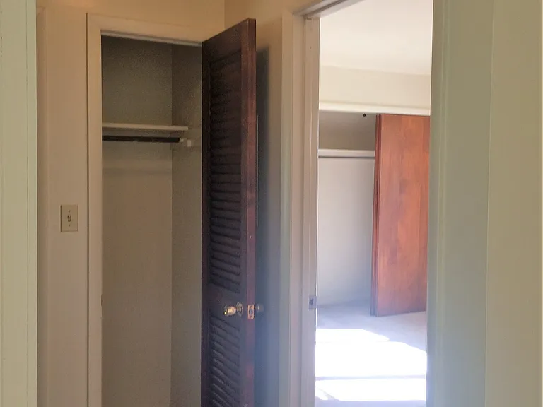 510-542 Hycliff Dr N — Photo 14