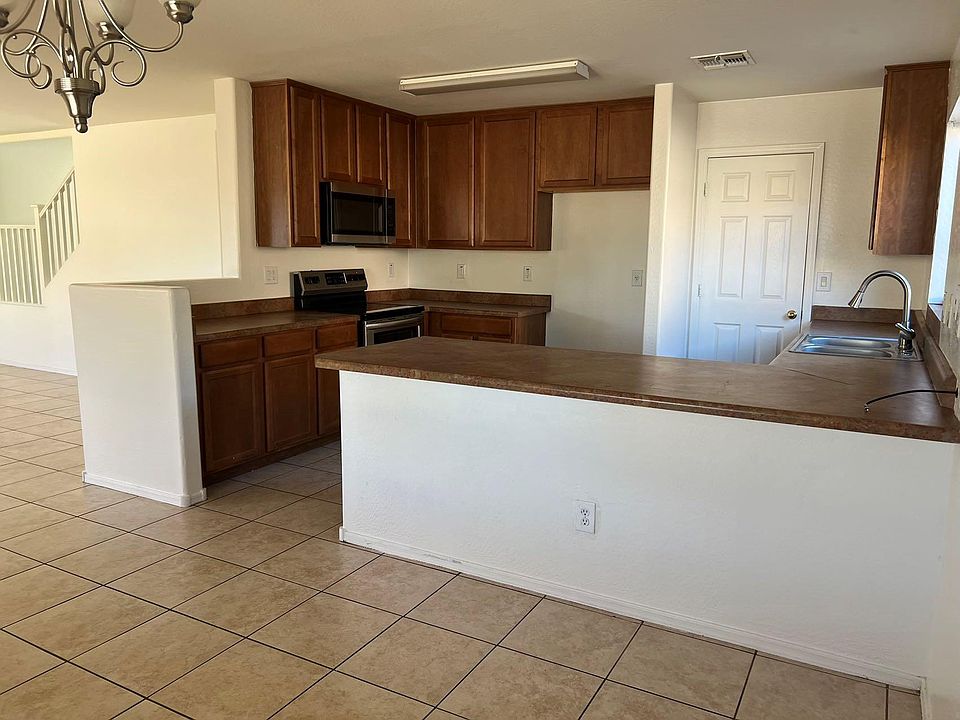 1st image of 42962 W Jeremy St