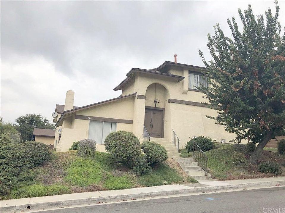 1st image of 2411 S Ridgewood Dr APT 4