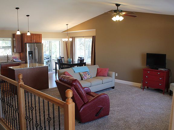 3rd image of 1625 Fishermans Ln