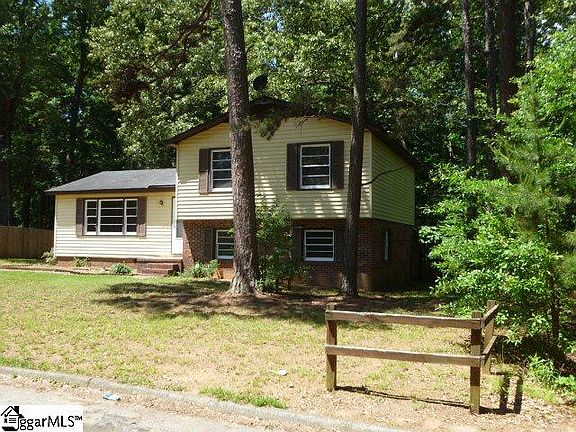 2nd image of 210 Chuckwood Dr
