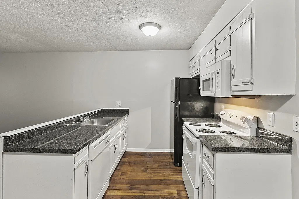 The Element at 3900 — Photo 3