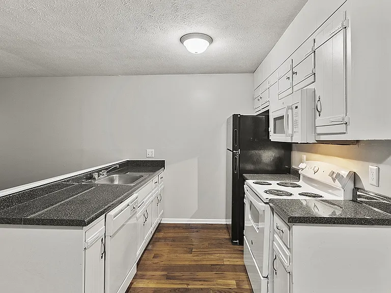 The Element at 3900 — Photo 3