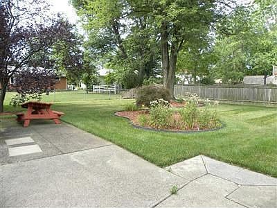 5th image of 3727 Woodstock Dr