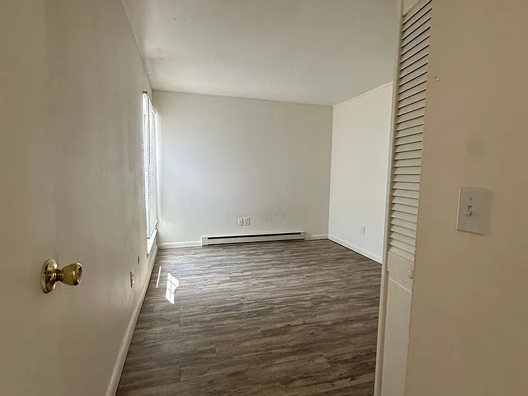 University Park Apartments near Cornell University — Photo 278