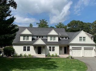 88 Blacksmith Shop Rd, Falmouth, MA 02540